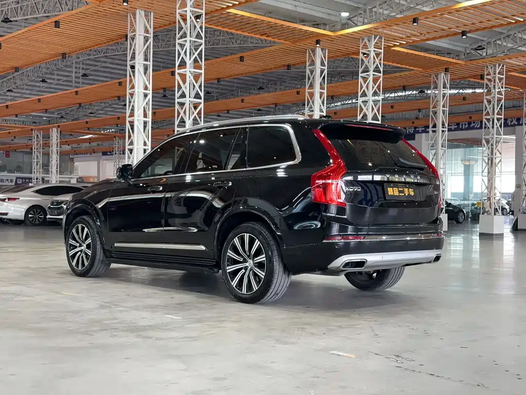 Volvo XC90 2021 — фото 9