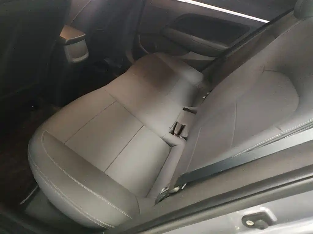 Hyundai Elantra 2019 — фото 17