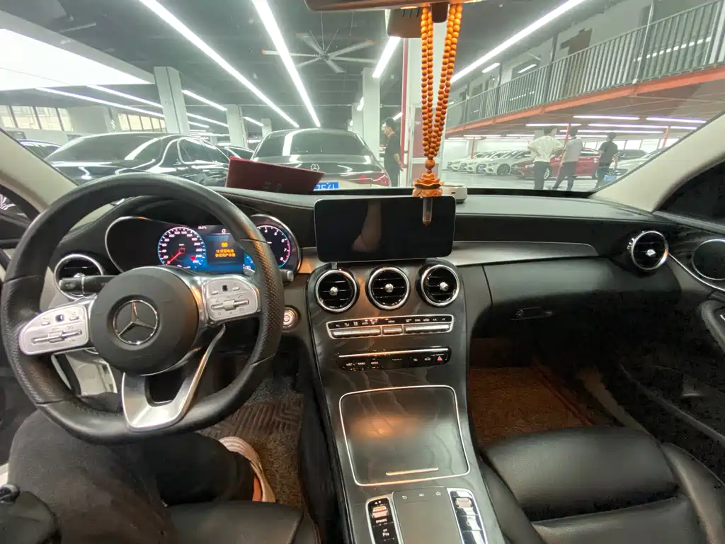 Mercedes-Benz C-Class 2019 — фото 27