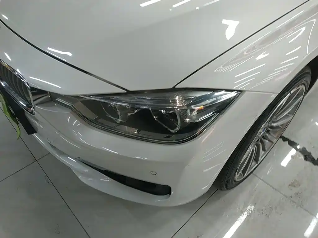 BMW 3 Series 2018 — фото 24
