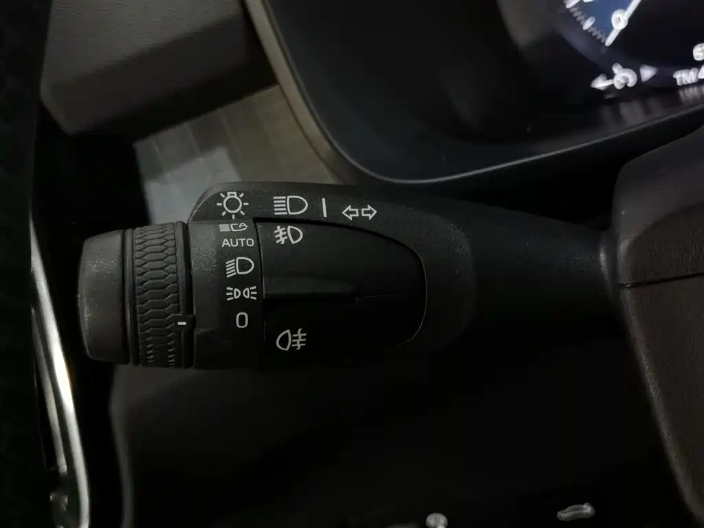 Volvo XC40 2019 — фото 21
