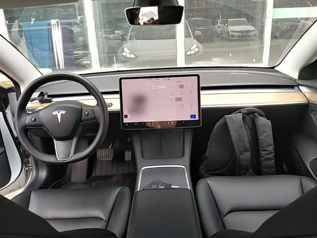 Tesla Model 3 2023 — фото 10