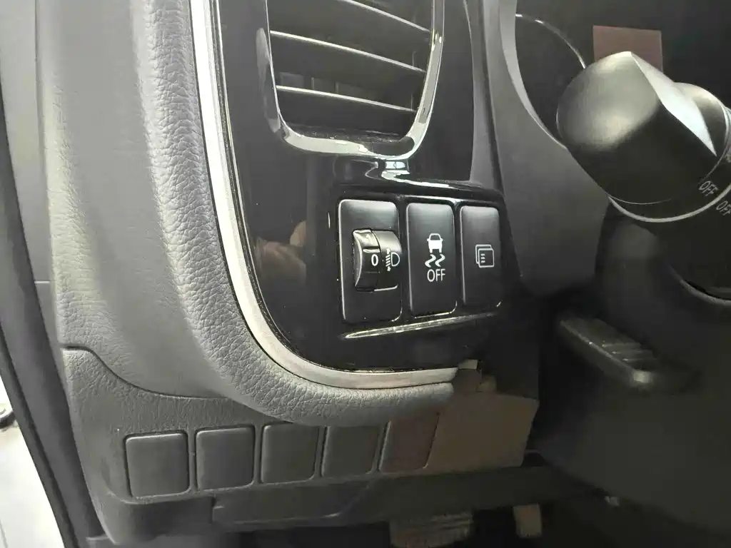 Mitsubishi Outlander 2022 — фото 17