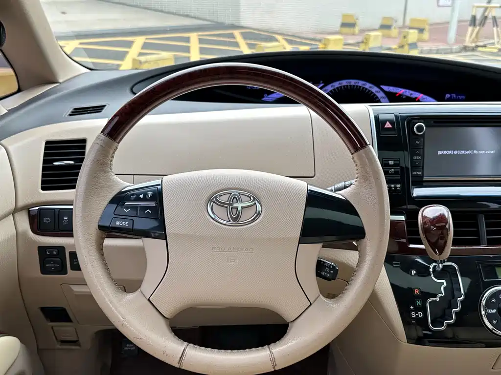 Toyota Previa 2017 — фото 16