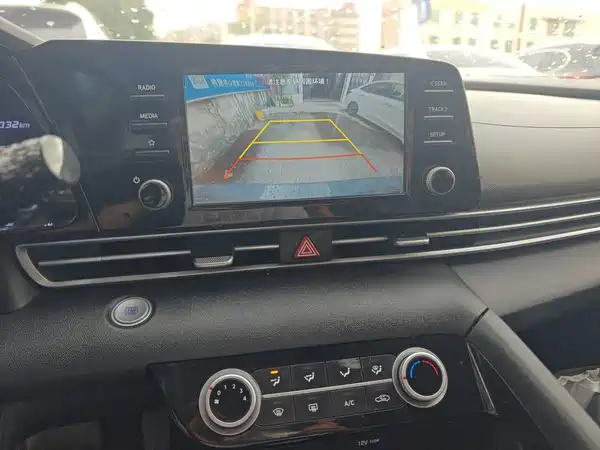 Hyundai Elantra 2021