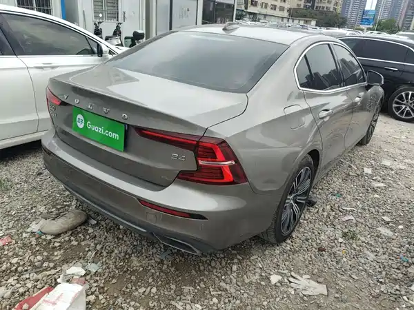 Volvo S60 2021