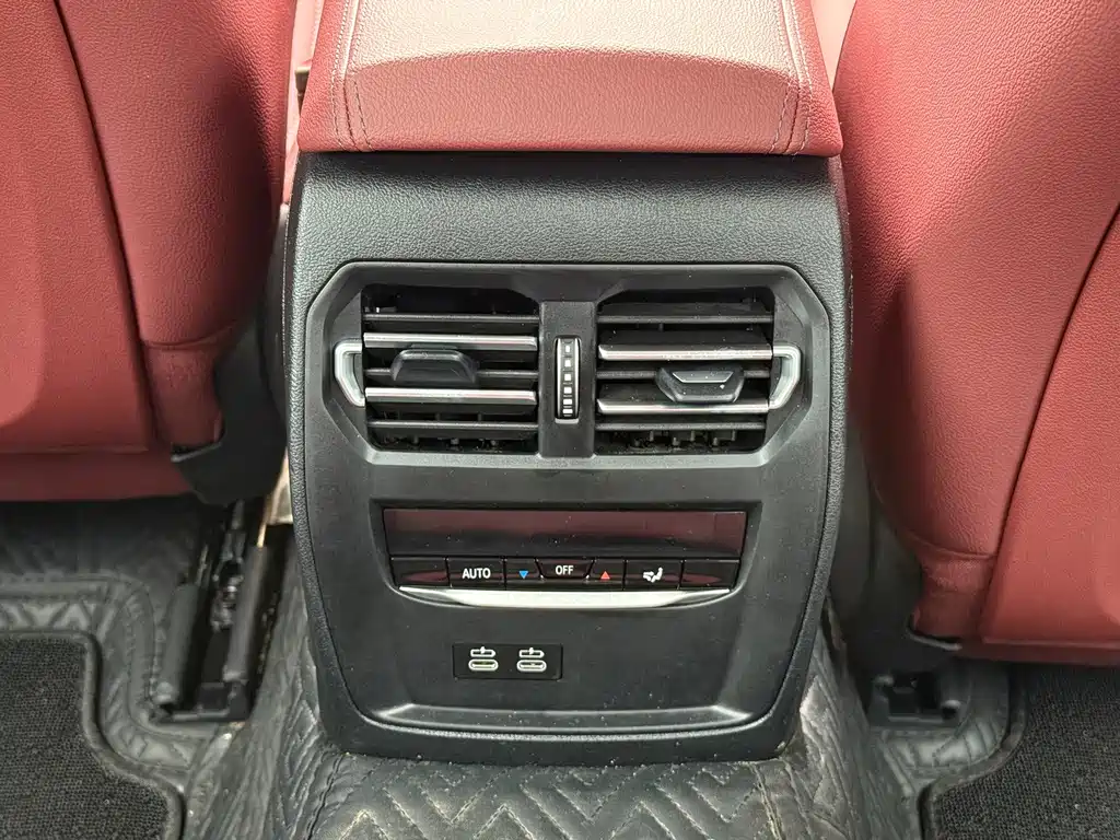 BMW 3 Series 2025 — фото 17