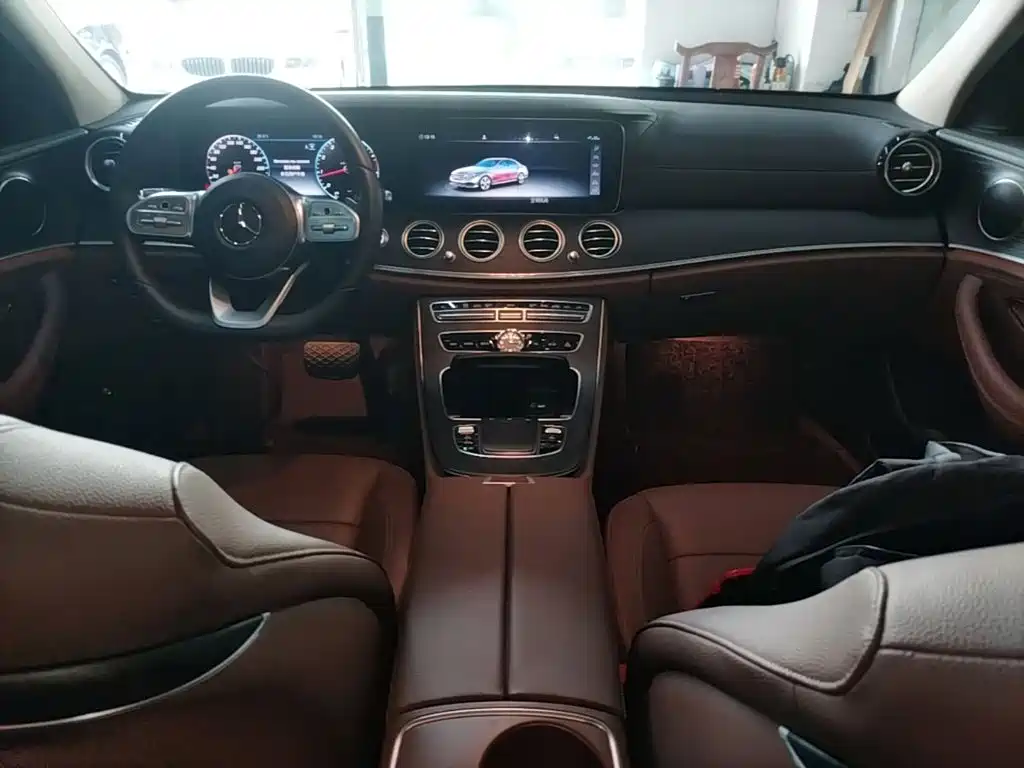 Mercedes-Benz E-Class 2020 — фото 10