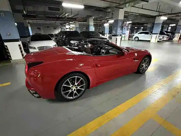 Ferrari California T 2014