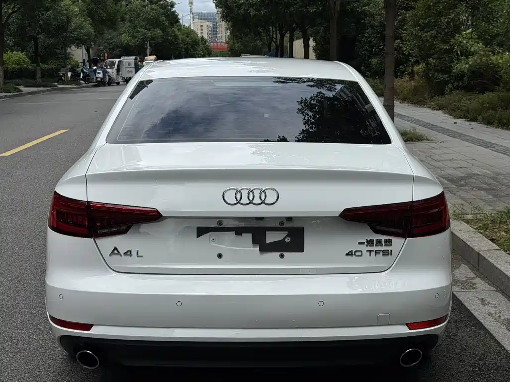 Audi A4L 2018 — фото 9