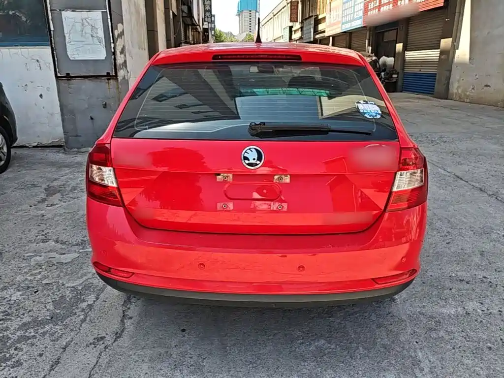 Skoda Rapid Spaceback 2017 — фото 6