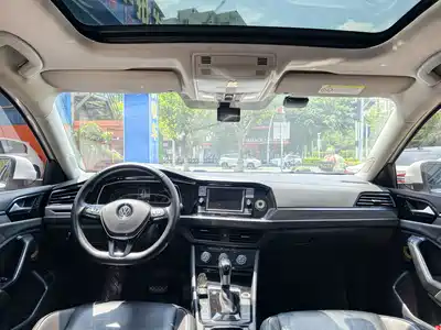 Volkswagen Sagitar 2020