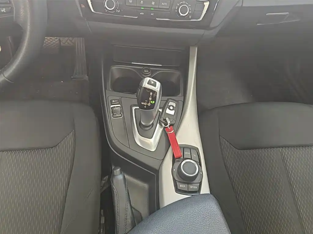 BMW 1 Series 2016 — фото 14