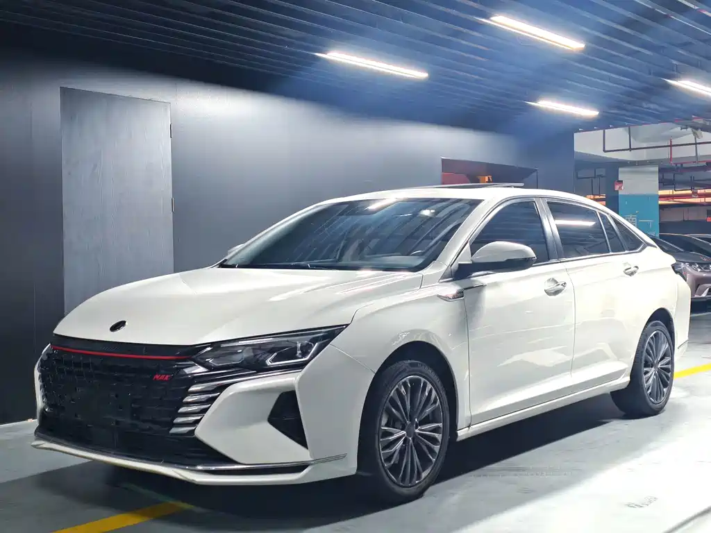 Dongfeng Yixuan MAX 2022 — фото 1