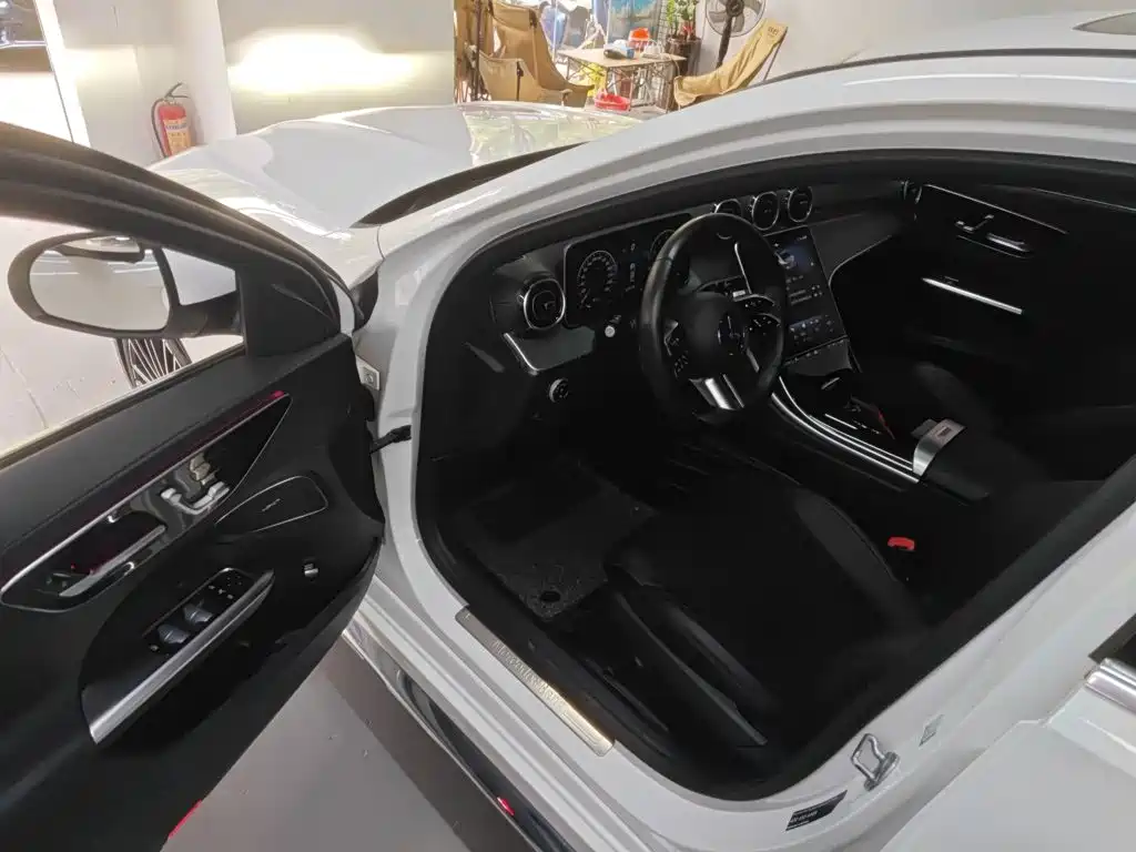 Mercedes-Benz C-Class 2023 — фото 12