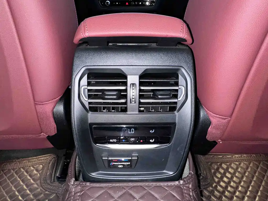 BMW 3 Series 2023 — фото 19