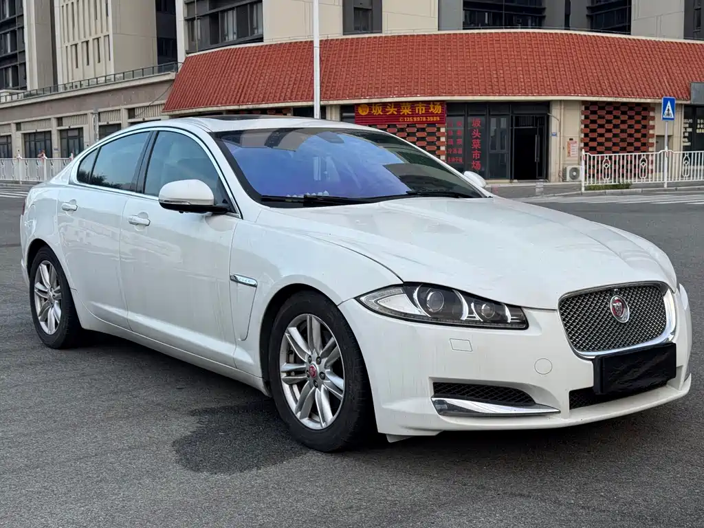 Jaguar XF 2014 — фото 3