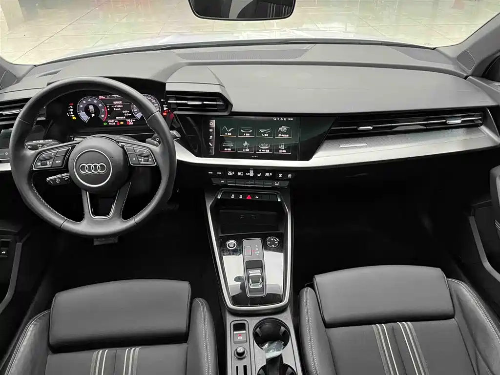 Audi A3 2023 — фото 2