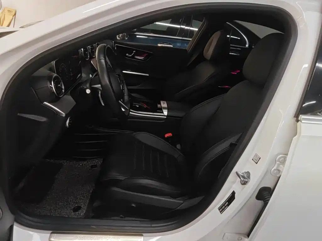 Mercedes-Benz C-Class 2023 — фото 11