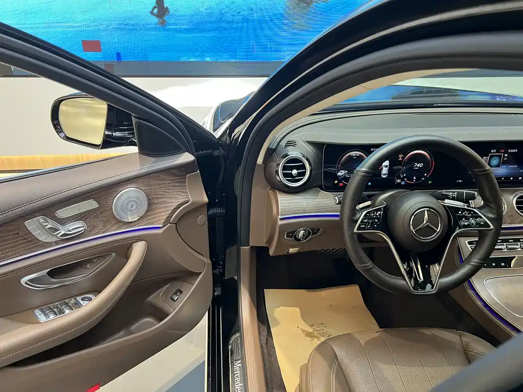 Mercedes-Benz E-Class 2023 — фото 8