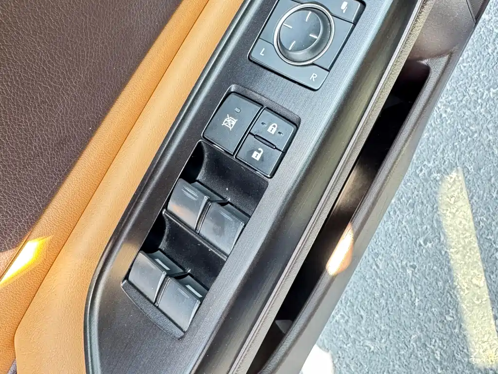 Lexus ES 2019 — фото 27