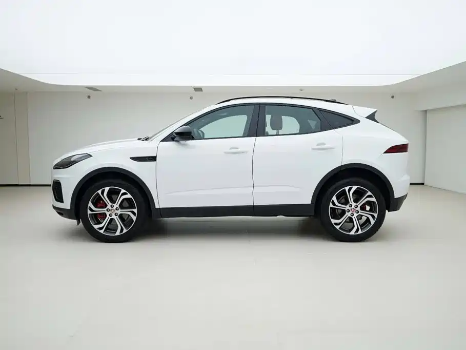 Jaguar E-PACE 2024 — фото 3