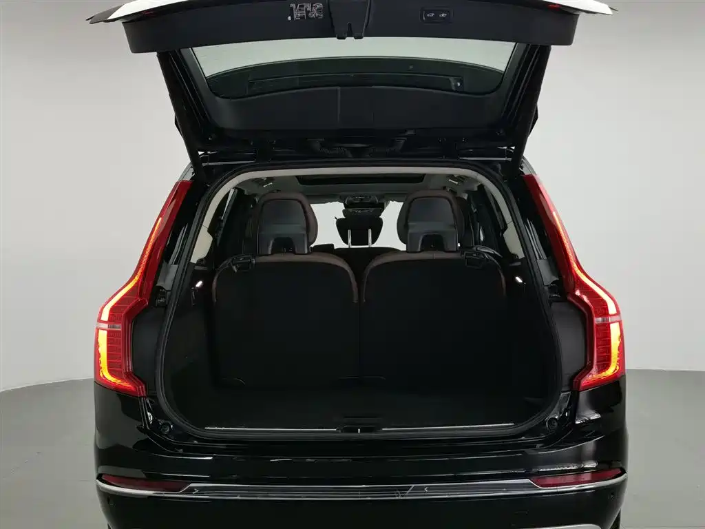 Volvo XC90 2020 — фото 16