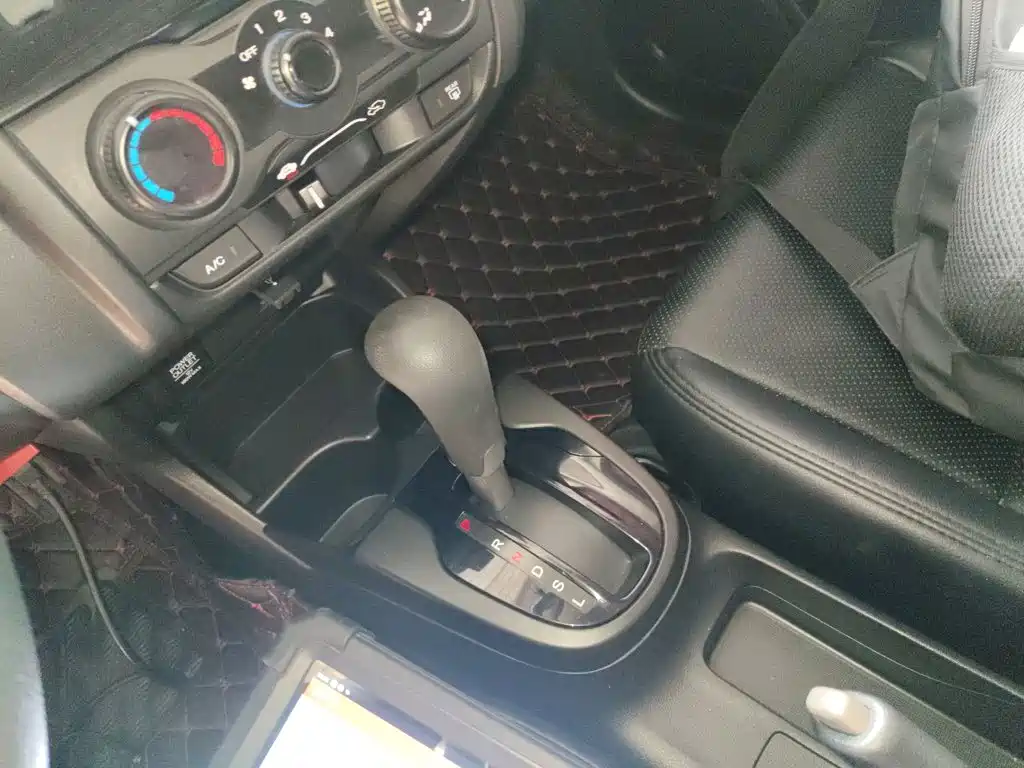 Honda Fit 2017 — фото 10