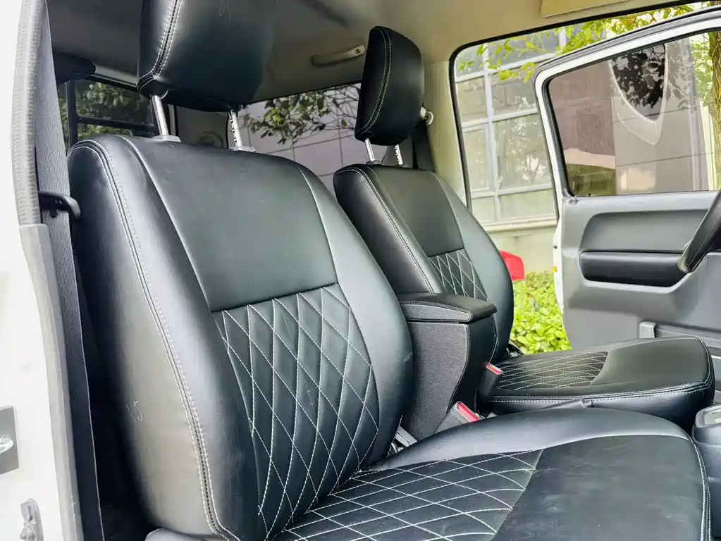 Suzuki Jimny 2013 — фото 12