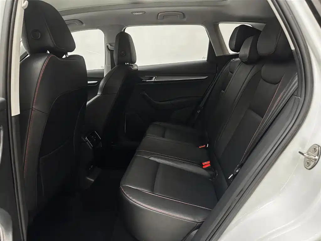 Skoda Karoq 2023 — фото 21