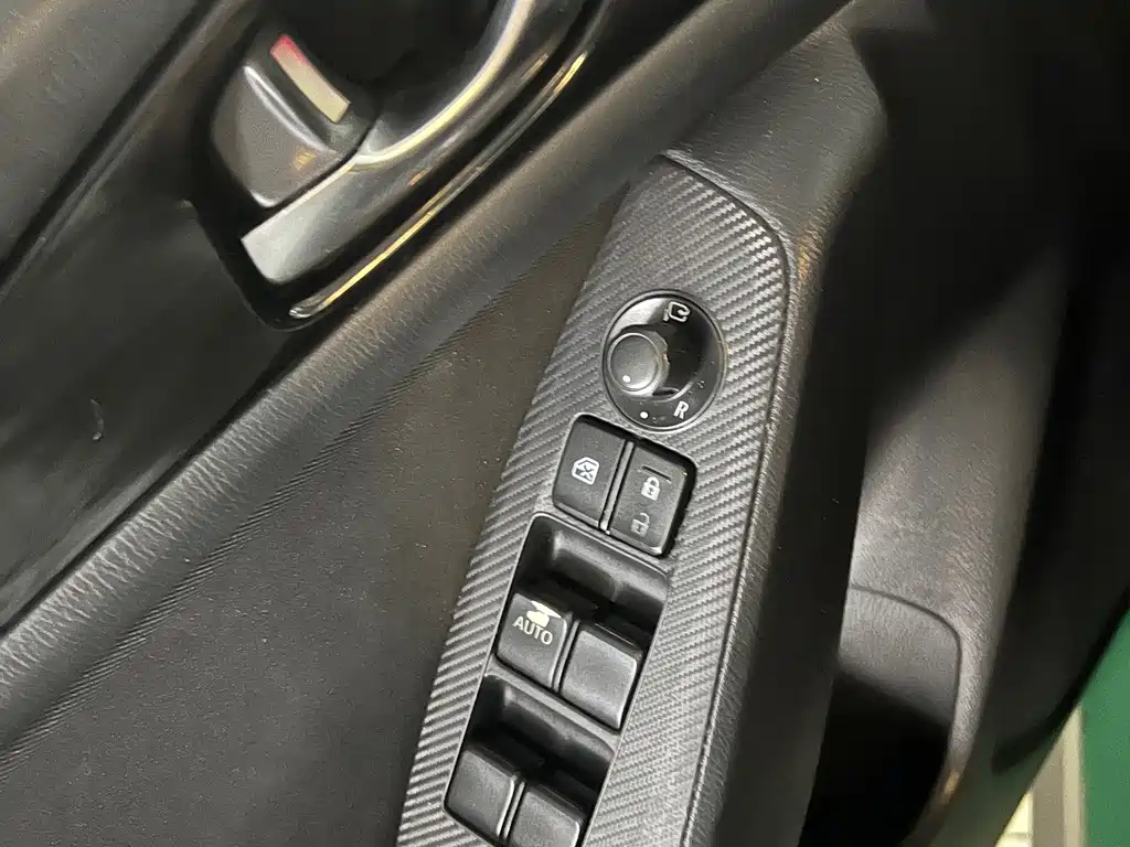 Mazda 3 Axela 2015 — фото 11
