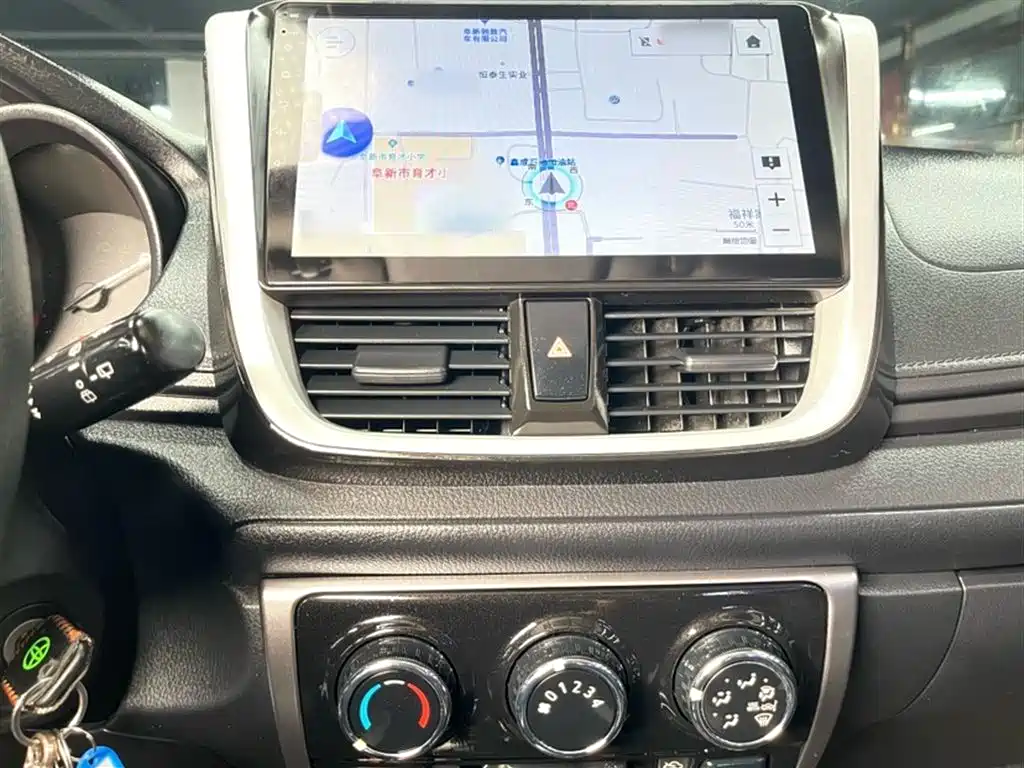Toyota Yaris L 2020 — фото 20