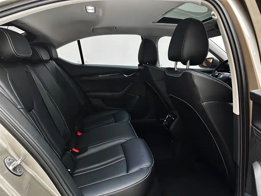 Skoda Octavia 2021 — фото 24