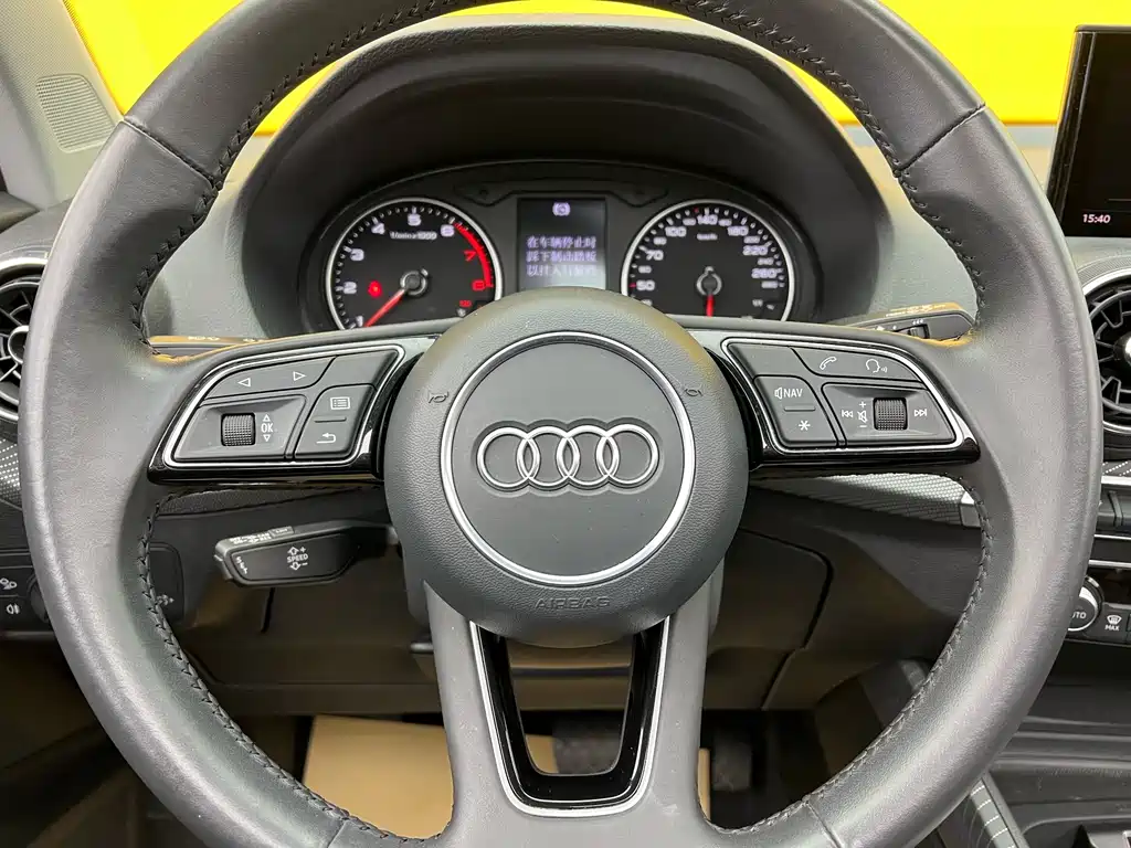 Audi Q2L 2021 — фото 12