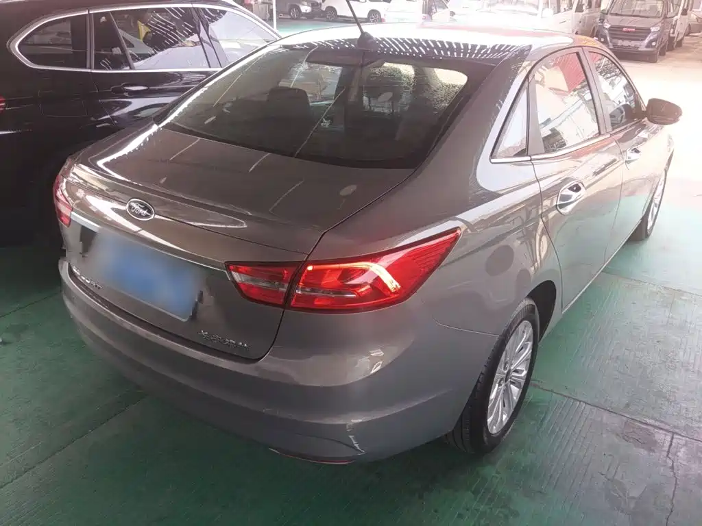 Ford Escort 2018