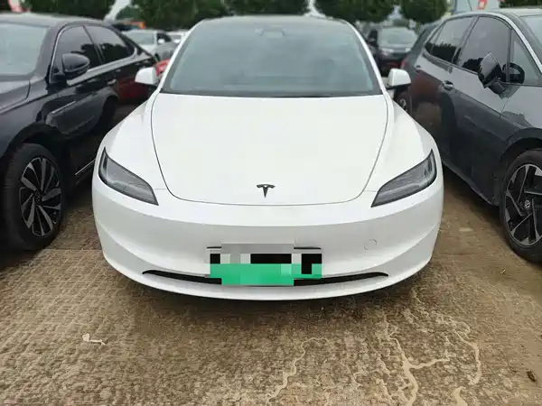 Tesla Model 3 2025