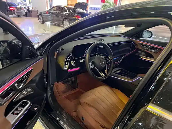 Mercedes-Benz E-Class 2024