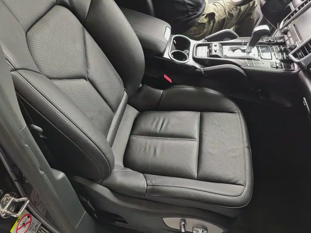 Porsche Cayenne 2017 — фото 16