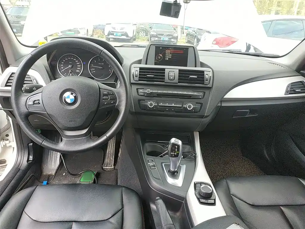 BMW 1 Series 2015 — фото 10