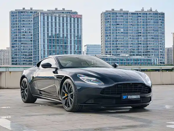 Aston Martin DB11 2019