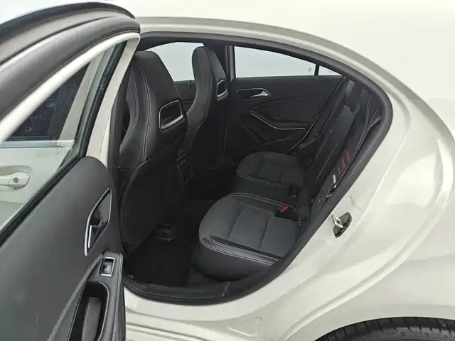 Mercedes-Benz A-Class 2016 — фото 14