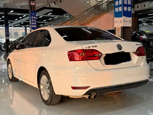 Volkswagen Sagitar 2013