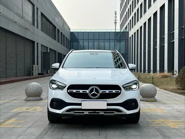 Mercedes-Benz GLA 2023