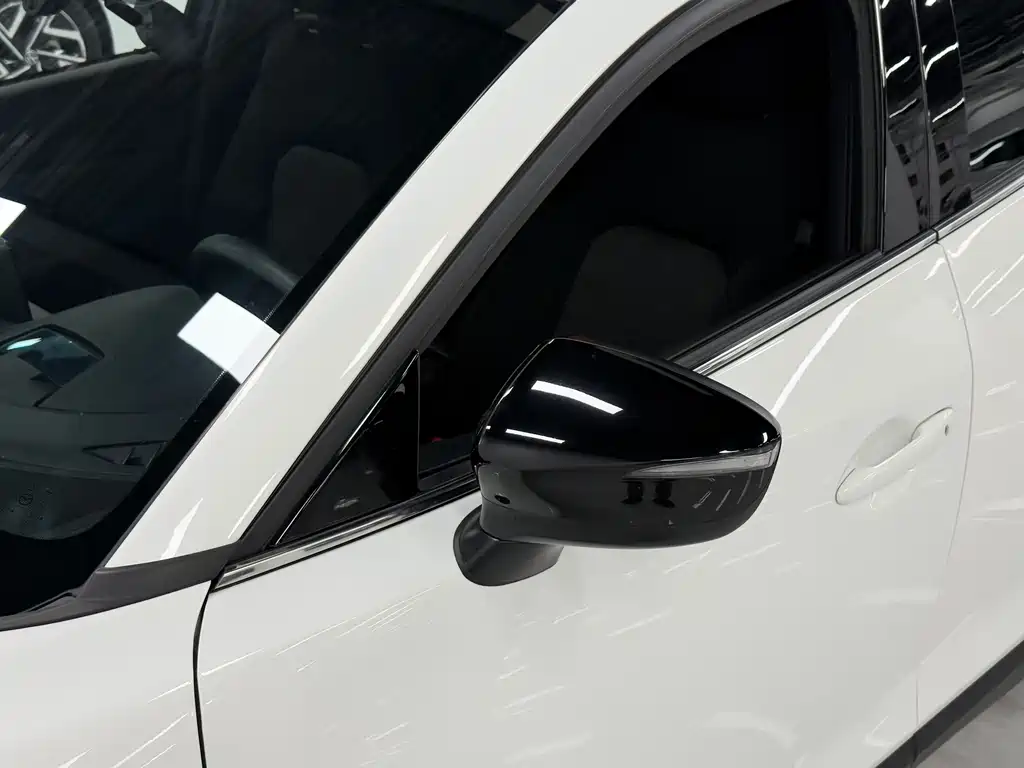 Mazda CX-4 2023 — фото 7