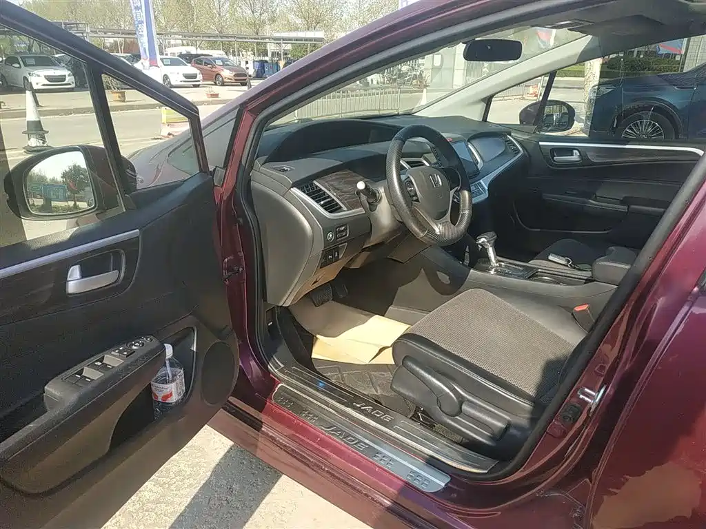 Honda Jade 2017 — фото 16