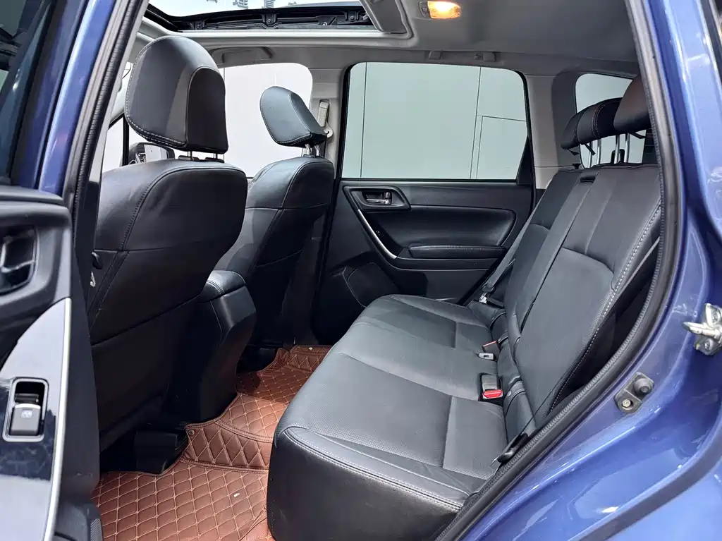 Subaru Forester 2018 — фото 10