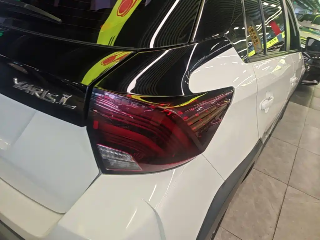 Toyota Yaris L 2020 — фото 8