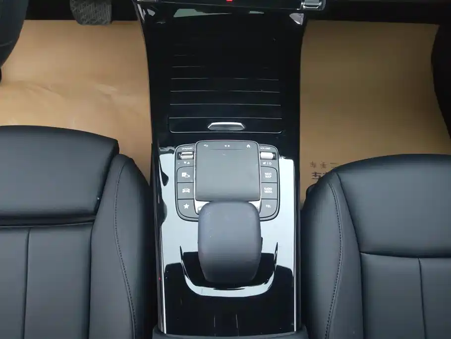 Mercedes-Benz A-Class 2023 — фото 16
