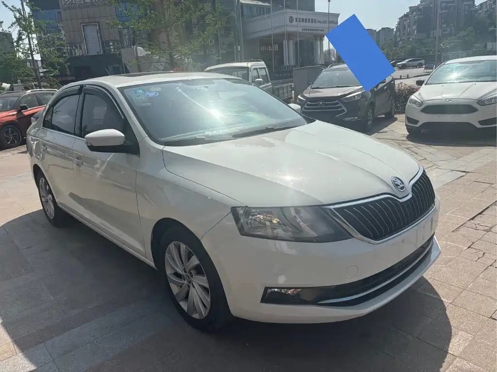Skoda Rapid 2018 — фото 9