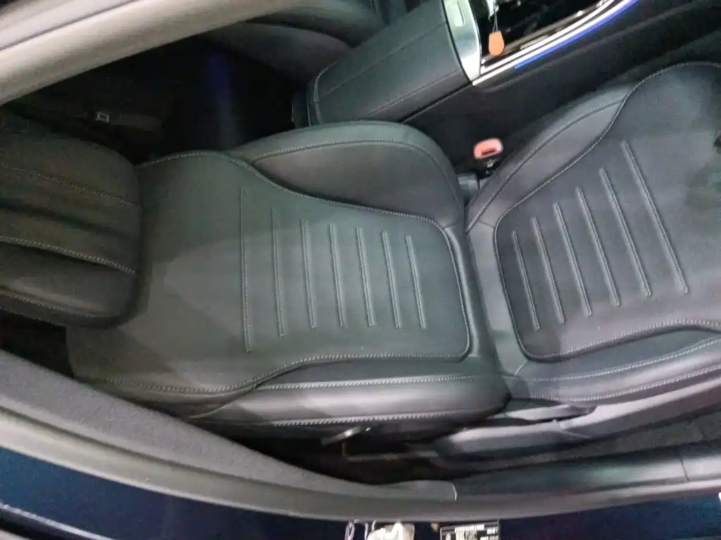 Mercedes-Benz C-Class 2025 — фото 25